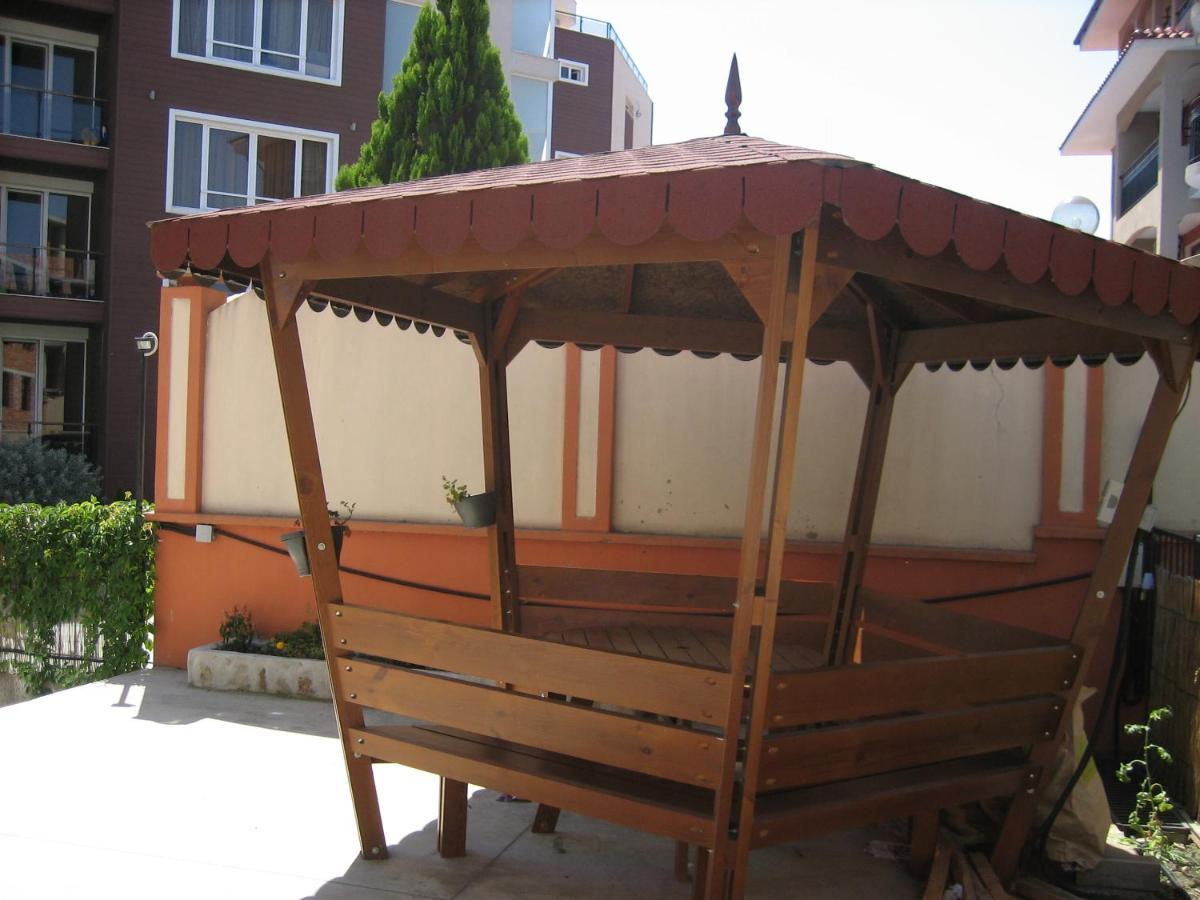 Apartment Lazur By The Sea 拉夫达 外观 照片